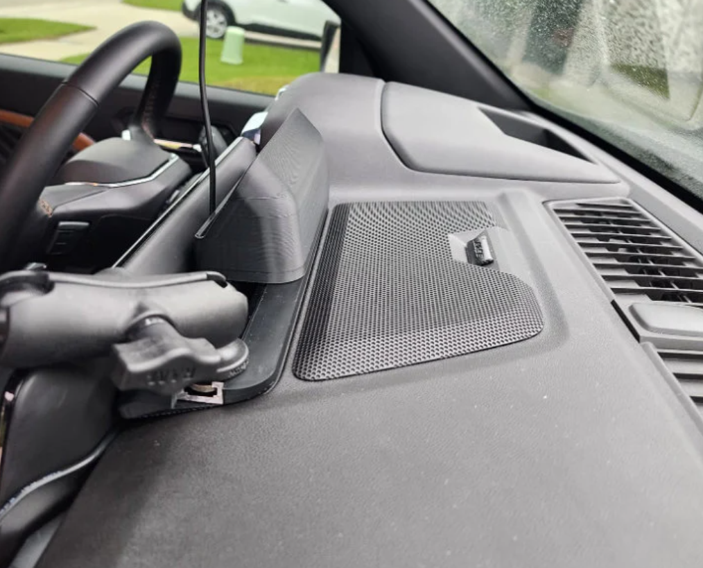 Chevy Colorado/GMC Canyon 2023+ Customizable Dashboard Storage Compartment with Sunglass Holder